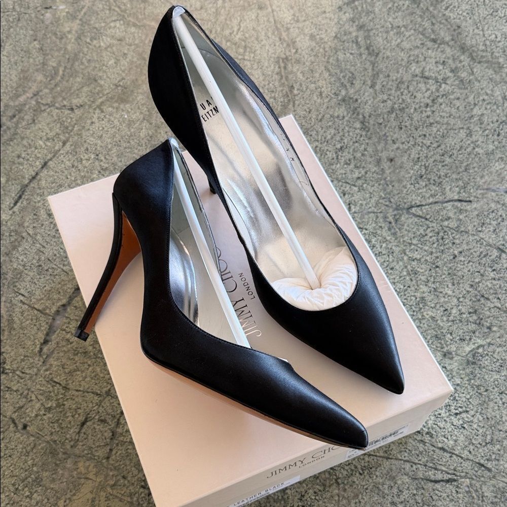 New Stuart Weitzman Elegant Black Heels